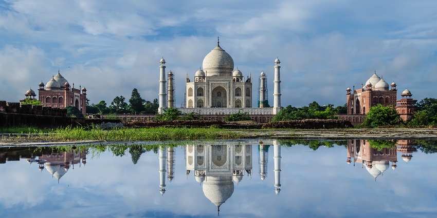 Image of The Taj Mahal complex where the Taj Mahal Mosque is located