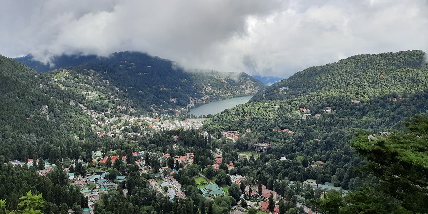 An image of Nainital where the zoo is located and offers stunning vistas overlooking the region.