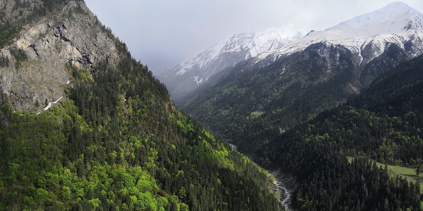 It is an Offbeat trek with spectacular views and peaceful surroundings.