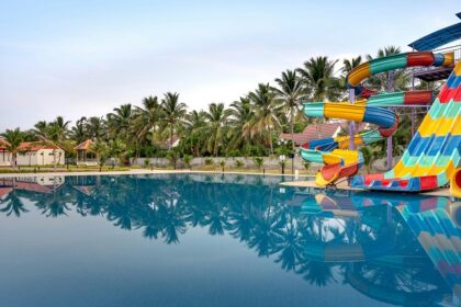 Image of a water park pool, like the MGM Water Park of Chennai