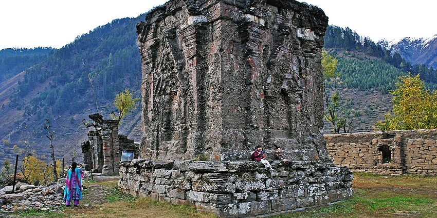 Maa Sharda Devi Temple, a revered pilgrimage site nearby for all devotees