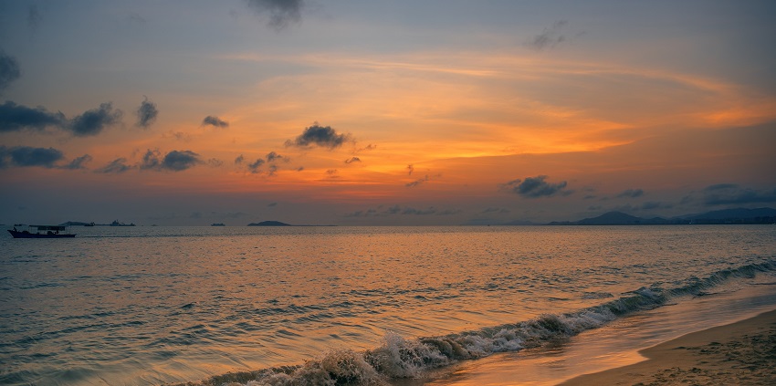 A picture of Mahabalipuram Beach that is one of the top places to visit in Mahabalipuram.
