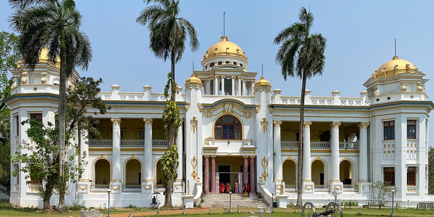 The Mahishadal Rajbari is one of the best places to visit in Haldia in West Bengal
