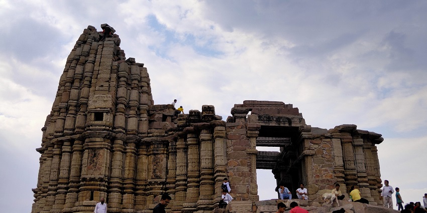 A picture of an age-old temple with ancient architecture at Mahoba Hills in Uttar Pradesh.