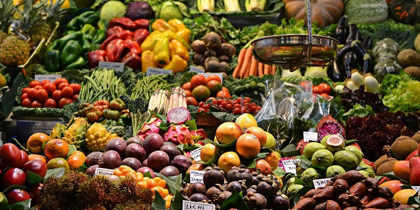Get groceries from Main Market when you're street shopping in Navi Mumbai