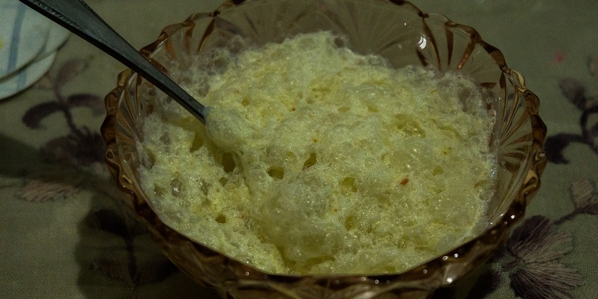 A frothy dessert which is the best food in Varanasi during winter months.