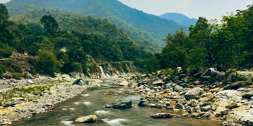 Explore Maldevta, a beautiful village known for its lush greenery and the serene Song River.