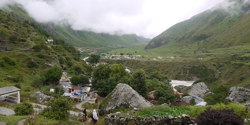 An image of Mana Village near the temple, is known for its scenic beauty.