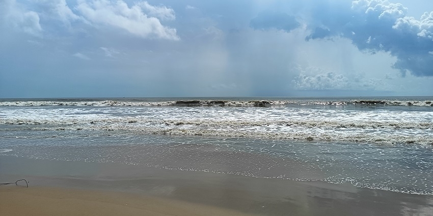 Unwind at Mandarmani Beach, a top place to for a coastal getaway nearby
