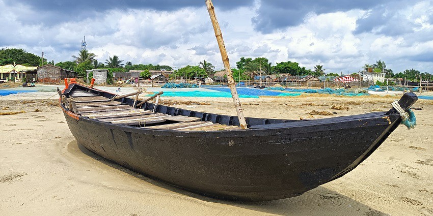 Enjoy the serene beauty of Mandarmani Beach, a place to visit in Mandarmani