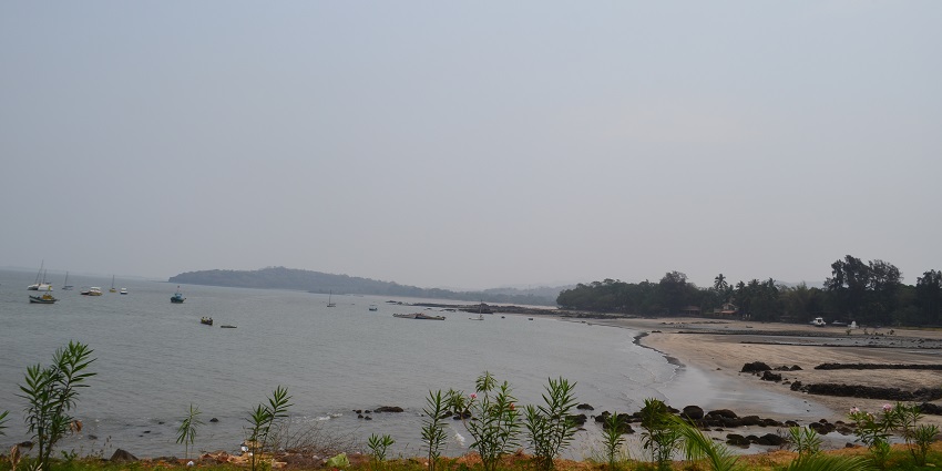 An image of the Mandwa Beach, a popular tourist destination near Padmadurg Fort.