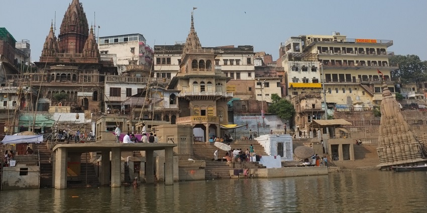Cremation at Manikarnika Ghat, one of the best places near Vishalakshi Temple