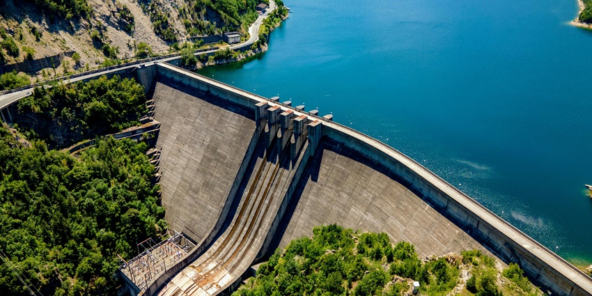 Manimuthar Dam surrounded by hills one of the finest tourist places in Tirunelveli.