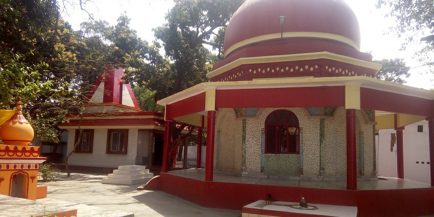 Mankameshwar Temple, showcasing architecture is one of the famous temples in Allahabad.