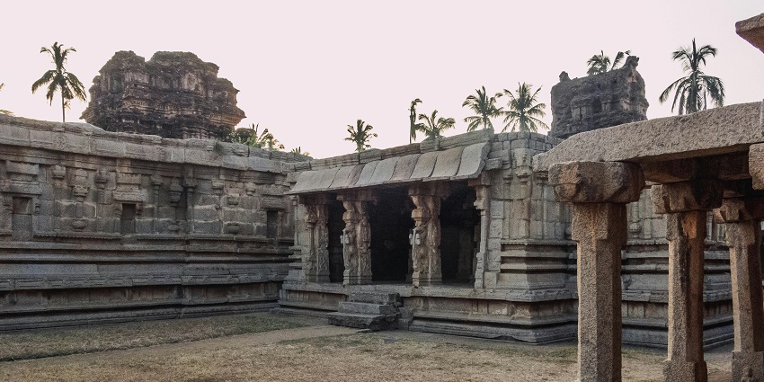 An image showing the architecture of the Maragathakottai Sri Maha Varahi Peedam temple.