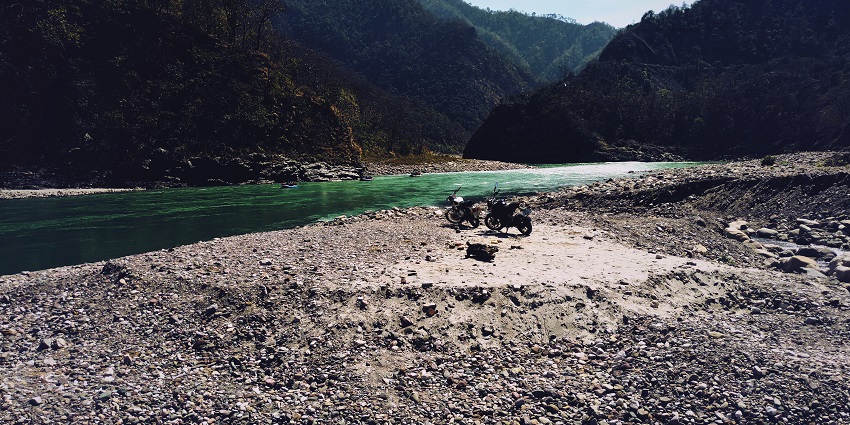 Marine Drive Rishikesh provides serene riverside views when kayaking in Rishikesh.