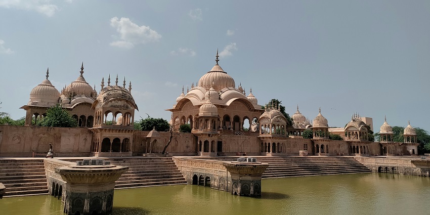 A picture of Mathura, which is one of the best places to visit near Agra.