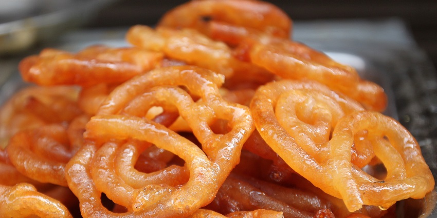 the best food in Haridwar Har ki Pauri is the famous, sweet, and crispy jalebi.