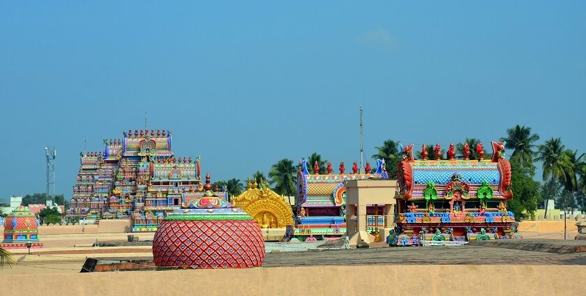 Mayuranathaswami Temple with its huge compound on a bright sunny day in Mayiladuthurai.