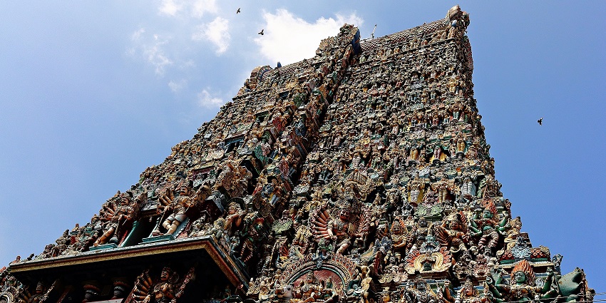 Close up view of the gopuram of the Meenakshi Amman temple