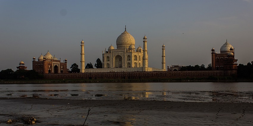 Mehtab Bagh, an enchanting place to visit near Dolphin Water Park, Agra