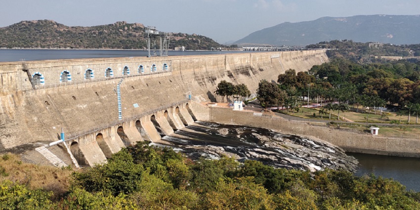 A view of Mettur Dam, one of the famous places to visit in Salem, Tamil Nadu.