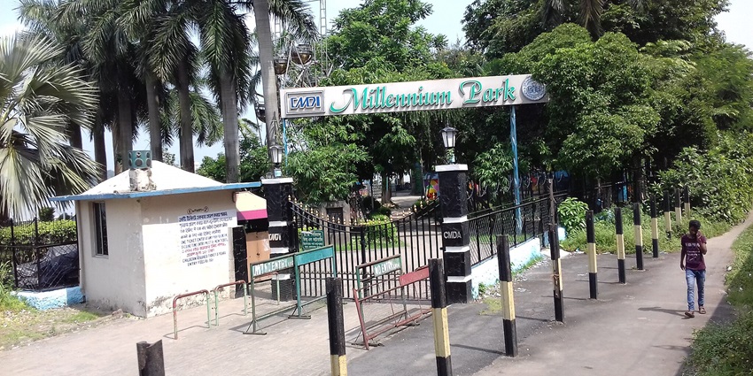 A glimpse of an entrance at Millennium Park, one of the peaceful nature parks in Kolkata.