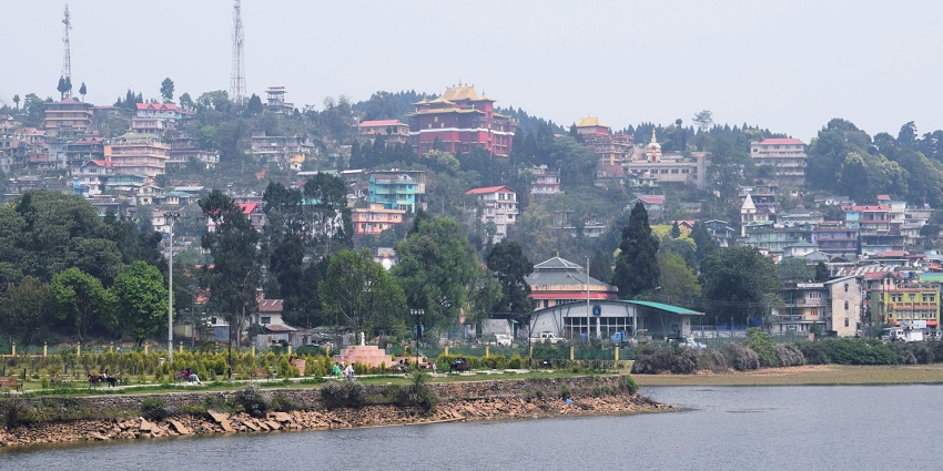 Mirik is a picturesque place to visit in North Bengal, perfect for family picnics
