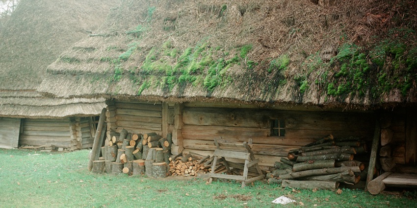 An image of the Mohanam Village Heritage Centre showcasing Tamil culture, crafts, and traditional lifestyle.