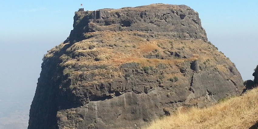Remains of Mora Fort, indicating its relationship with Mulher Fort in Maharashtra.