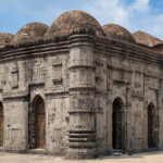 Mesmerising exterior of a mosque in Allahabad which is at the convergence of river