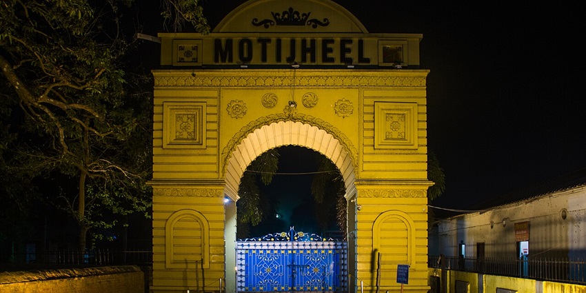 A view of Motijheel Gate, a famous place near Ananadeshwar Temple known for its architecture.