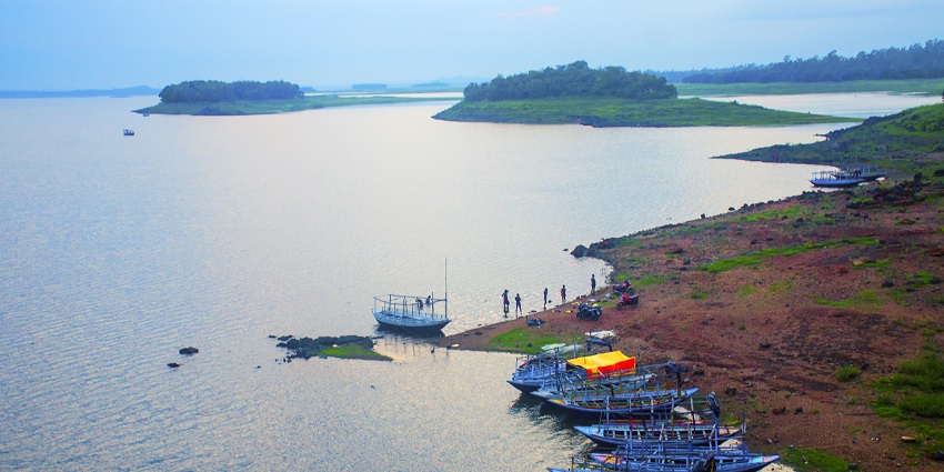 A must-see among places to visit in Mukutmanipur, known for stunning dam views.