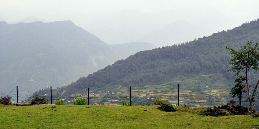 Munsiyari offers stunning views, nature trekking trails and various adventure activities.
