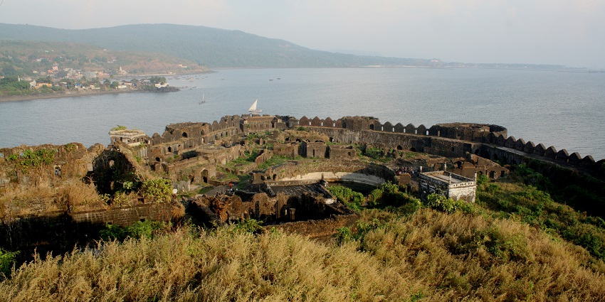 An image of the Murud-Janjira Fort, a historic island fortress in the Arabian Sea.
