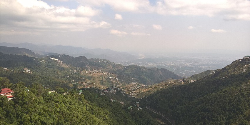 Mussoorie is among the famous places to visit in Uttarakhand in December featuring scenic landscapes
