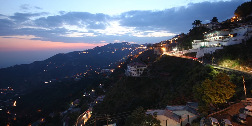 Image of an evening view of Mussoorie, highlighting tourist attractions near Rishikesh.