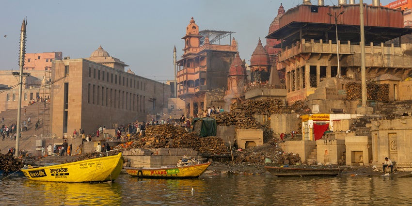 Nabadwip Ganga Ghat is a must-see spot for a spiritual place to visit in West Bengal.