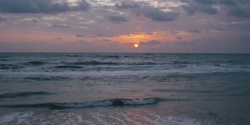 Nagapattinam Beach at sunrise, one of the places near the Lalithambigai temple