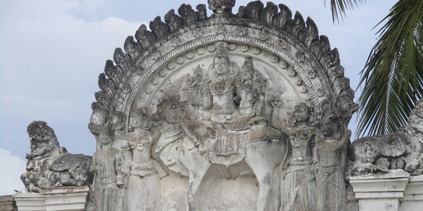 A picture of Nageshwarnath Temple, one of the best places to visit in Ayodhya.