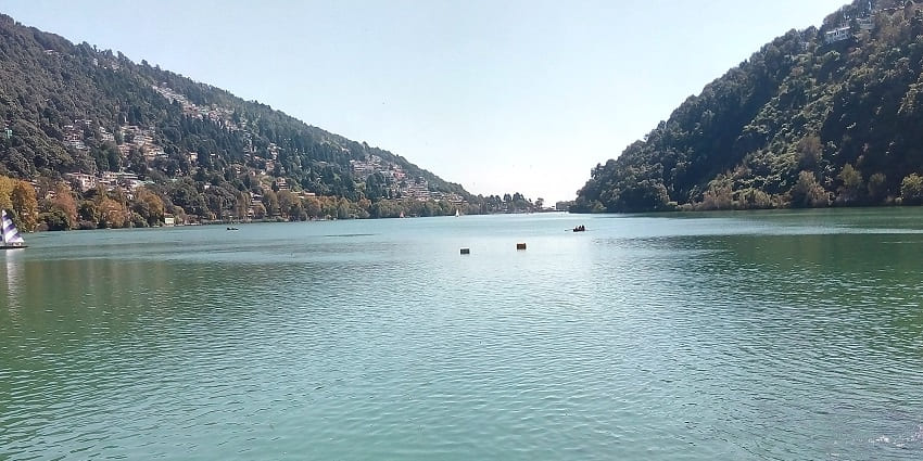 An image of Nainital Lake, a popular tourist attraction near Kainchi Dham.