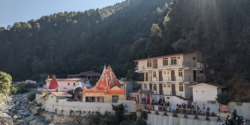 Nainital to Kainchi Dham Trek combines spirituality and beautiful scenery.