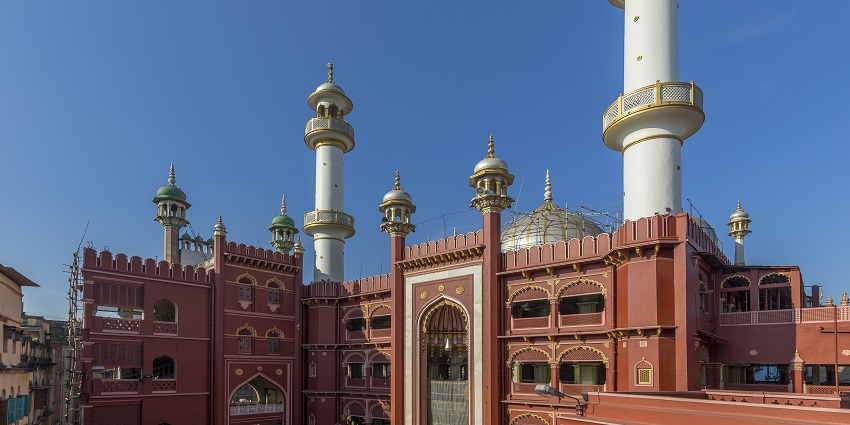 Fine and neat architecture of Nakhoda Mosque in Kolkata