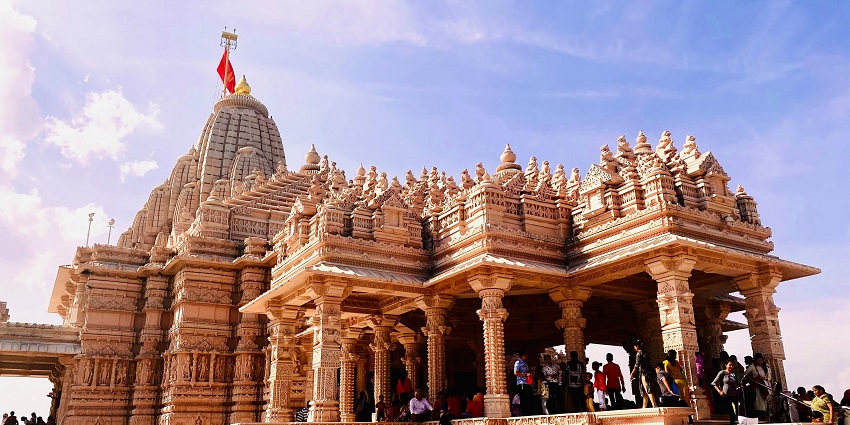 Image of an ancient temple with intricate carvings highlighting what to do in Saharanpur.