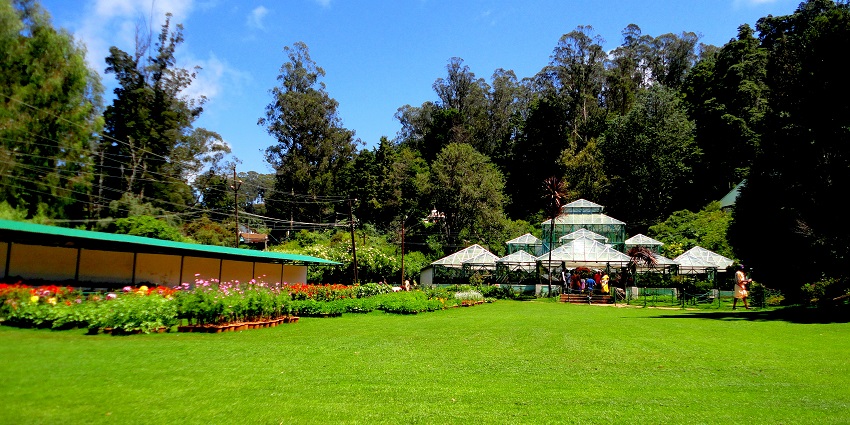 Namakkal Park is a
family-friendly park featuring green spaces and recreational facilities