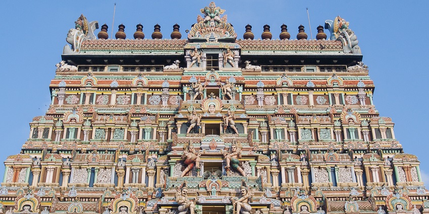 Nataraja Temple Gopuram artwork, 46 km from Thirumanancheri Temple