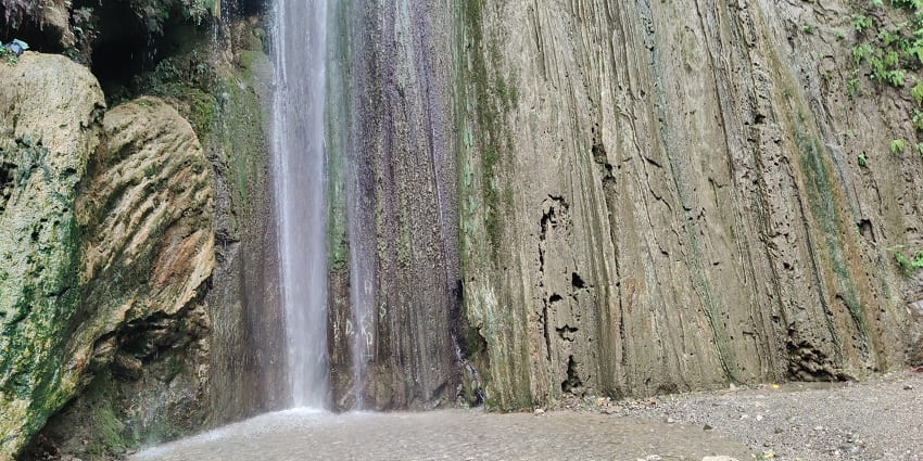 Neer Waterfall is an absolute stop in the tourist place list, featuring a scenic environment.