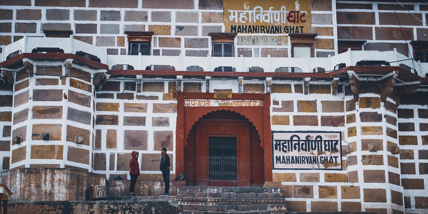 Birla Temple or the New Vishwanath Temple is situated in BHU, Varanasi, Uttar Pradesh.