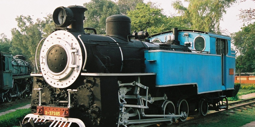 An image of the vintage locomotives displayed at the Nilgiri Mountain Rail Museum.