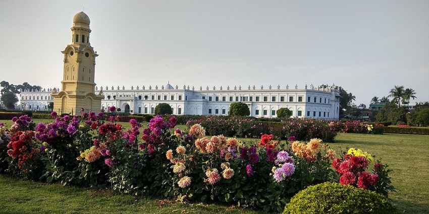 Nizamat Imambara is a place of worship for Muslims and offers an enthralling experience.